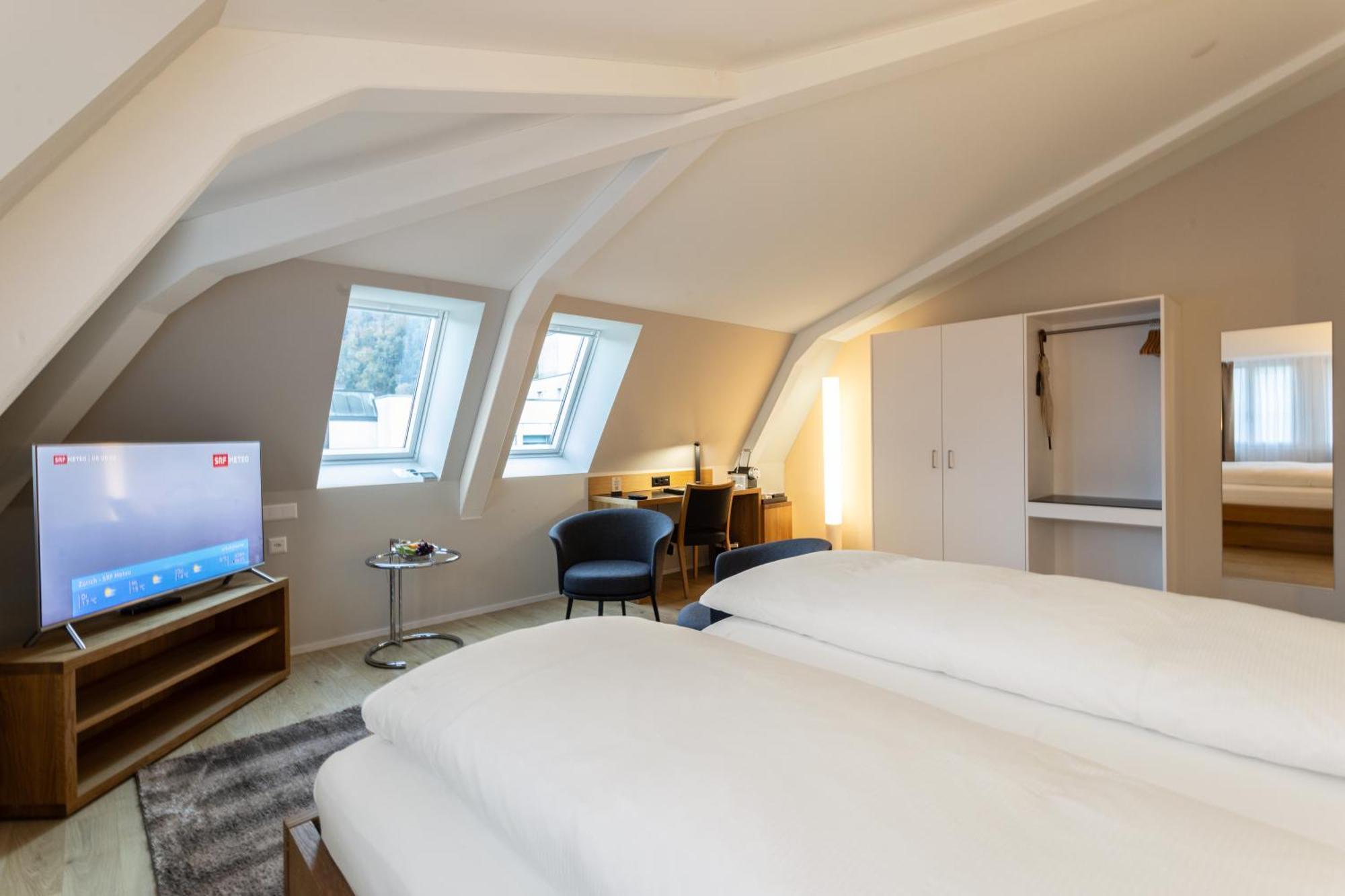 Deluxe Double King Size Room with Air Conditioning